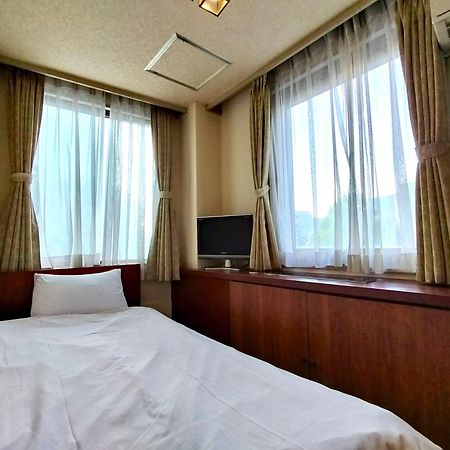 Tabist Business Hotel Takizawa Takasaki Station Nishiguchi Exterior foto